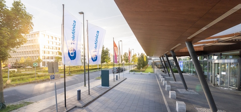 Header Referenz Telefonica